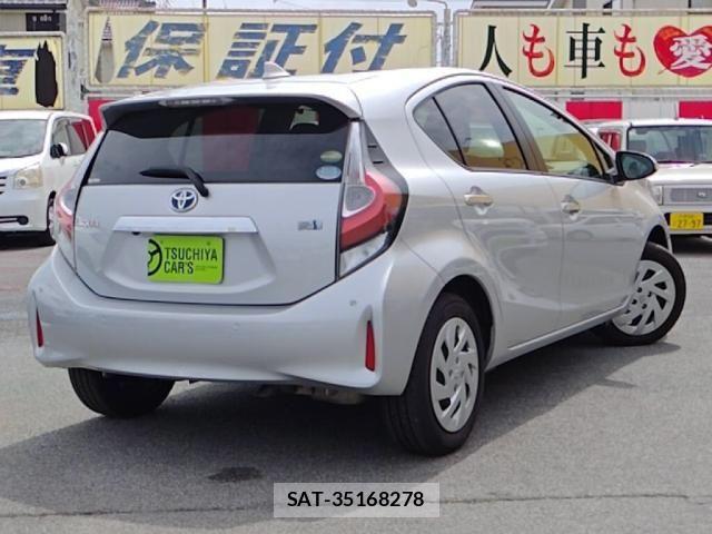 Toyota AQUA 2019-06 7214820-1