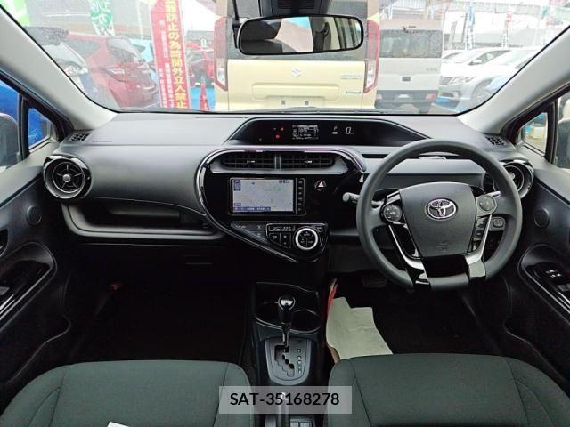 Toyota AQUA 2019-06 7214820-2