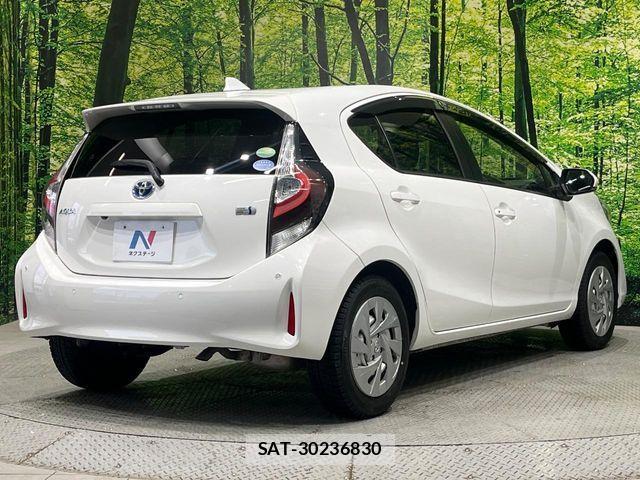 Toyota AQUA 2021-04 7214849-17
