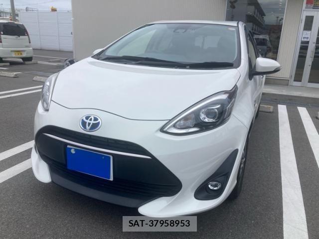 Toyota AQUA 2018-03 7214804-1