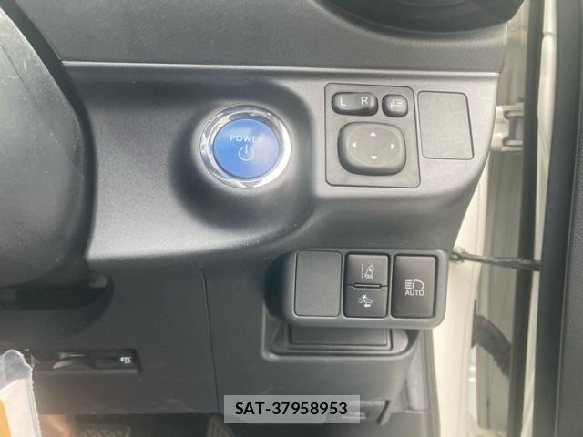 Toyota AQUA 2018-03 7214804-19