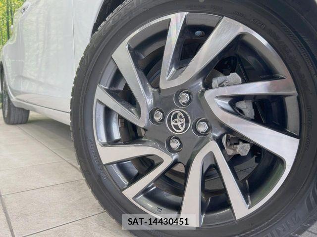 Toyota AQUA 2021-09 7214860-12