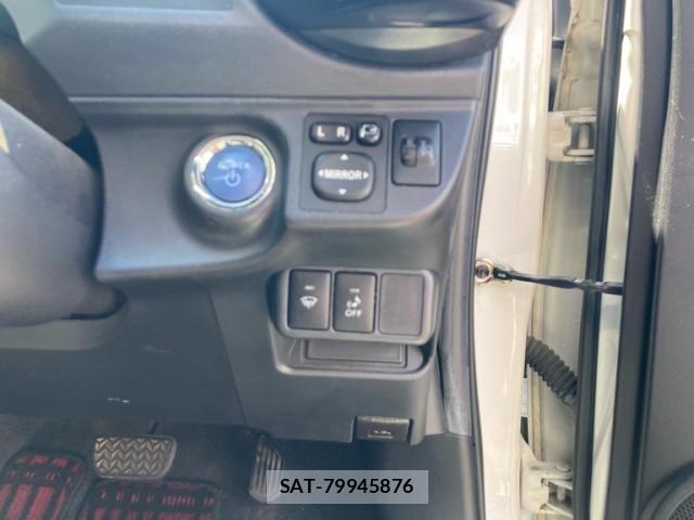 Toyota AQUA 2013-07 7214703-11