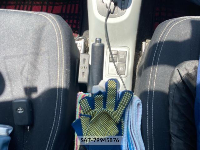Toyota AQUA 2013-07 7214703-19