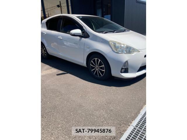 Toyota AQUA 2013-07 7214703-2