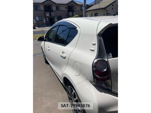 Toyota AQUA 2013-07 7214703-4