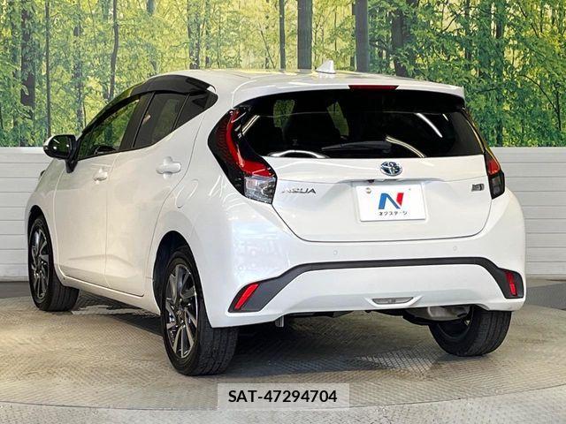 Toyota AQUA 2022-09 7213644-16