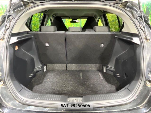 Toyota AQUA 2022-09 7213643-10