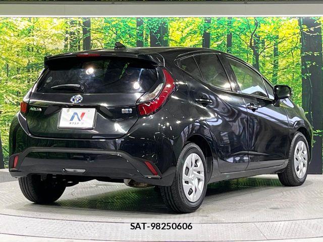 Toyota AQUA 2022-09 7213643-16