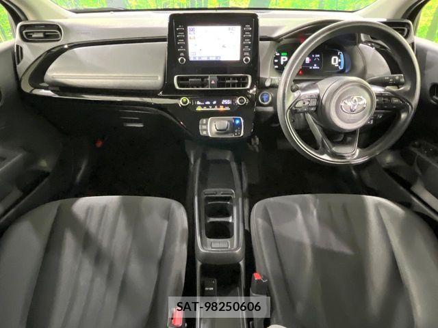 Toyota AQUA 2022-09 7213643-4