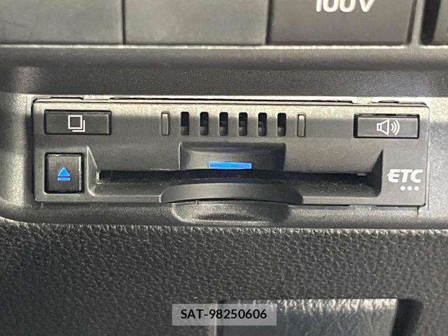 Toyota AQUA 2022-09 7213643-6