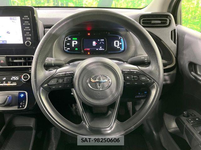 Toyota AQUA 2022-09 7213643-7