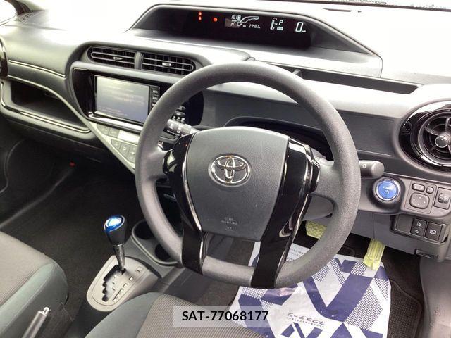 Toyota AQUA 2017-01 7214772-9