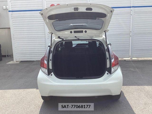 Toyota AQUA 2017-01 7214772-8