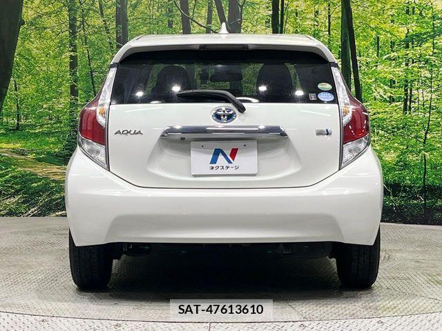 Toyota AQUA 2016-10 7214771-15