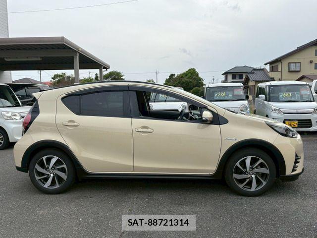 Toyota AQUA 2018-05 7214800-14