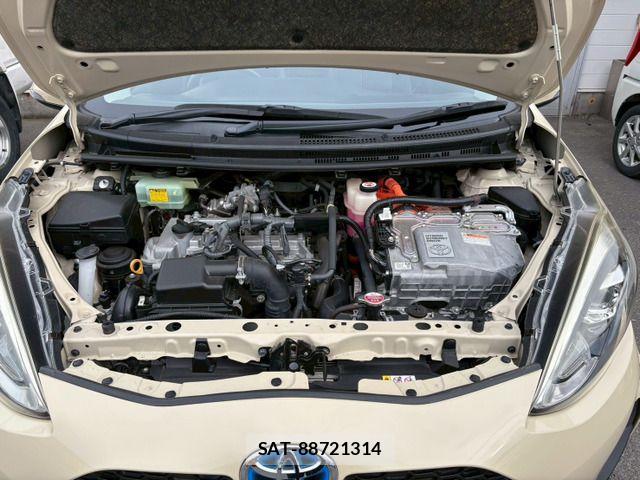 Toyota AQUA 2018-05 7214800-3