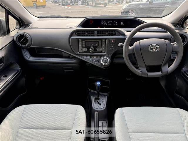 Toyota AQUA 2015-07 7214750-1