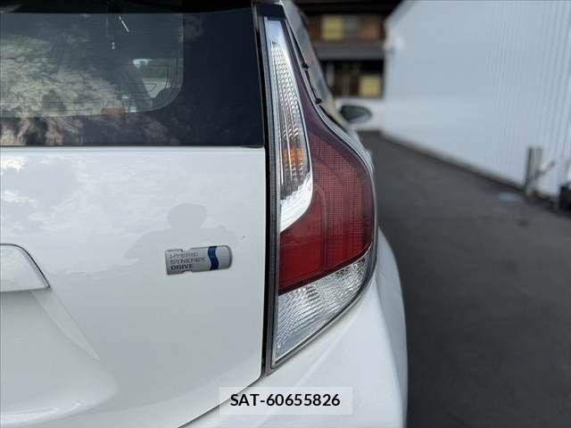 Toyota AQUA 2015-07 7214750-29