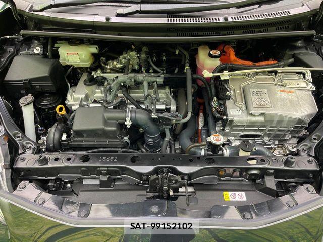 Toyota AQUA 2019-06 7214828-17