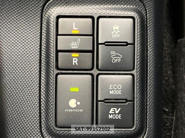 Toyota AQUA 2019-06 7214828-5