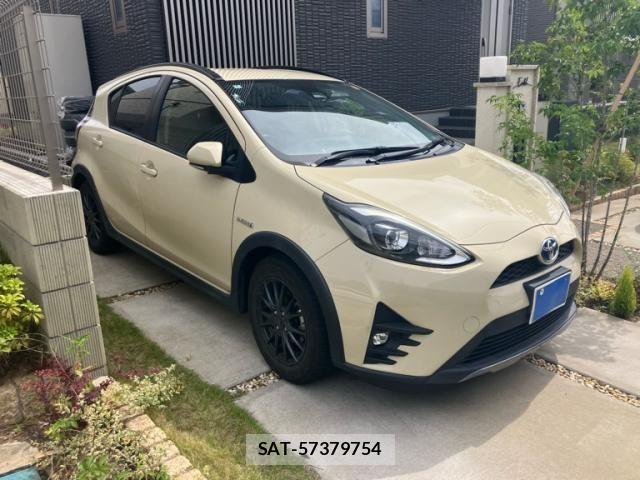 Toyota AQUA 2020-04 7214838-0