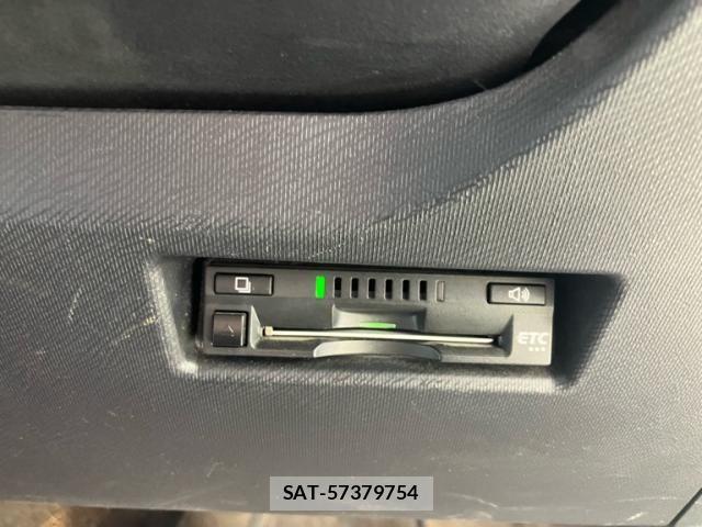 Toyota AQUA 2020-04 7214838-15