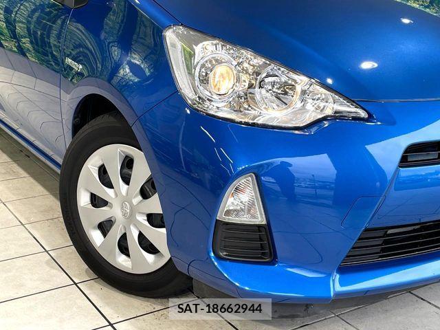 Toyota AQUA 2013-09 7214704-12