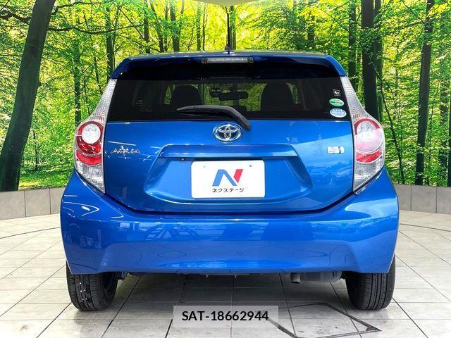 Toyota AQUA 2013-09 7214704-15