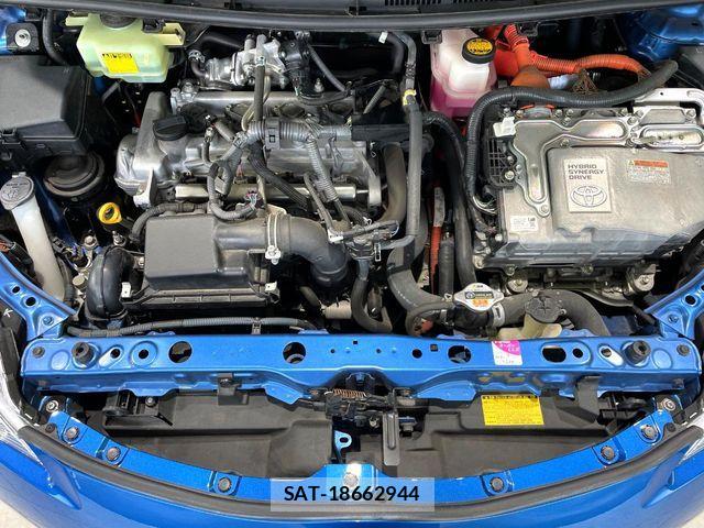 Toyota AQUA 2013-09 7214704-18