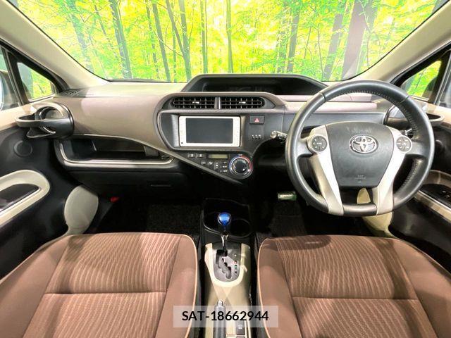 Toyota AQUA 2013-09 7214704-1