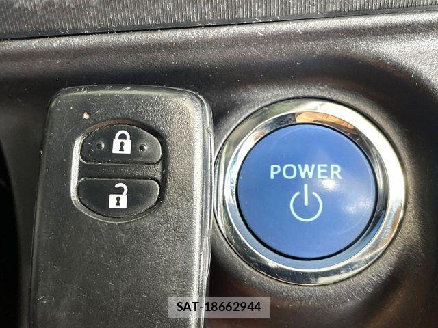 Toyota AQUA 2013-09 7214704-5