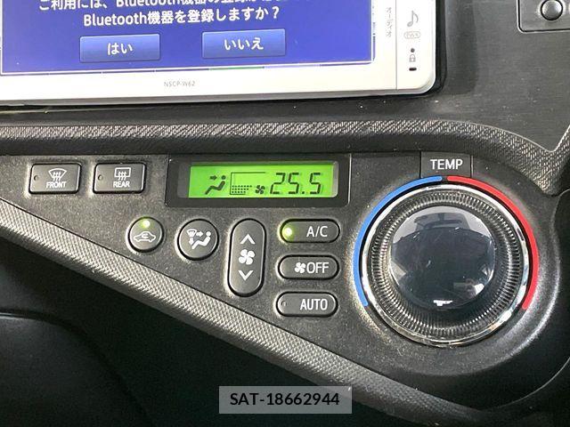 Toyota AQUA 2013-09 7214704-6