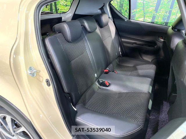 Toyota AQUA 2017-12 7214795-9