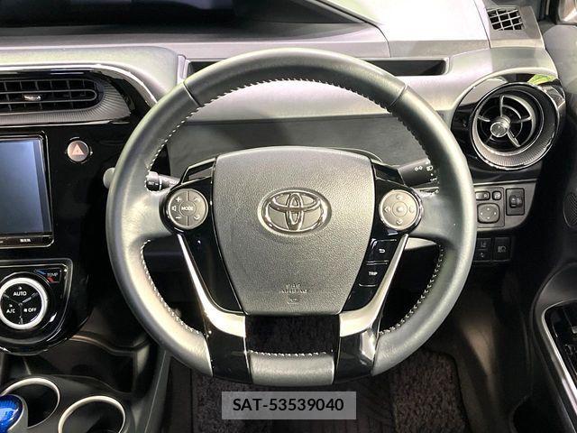 Toyota AQUA 2017-12 7214795-11