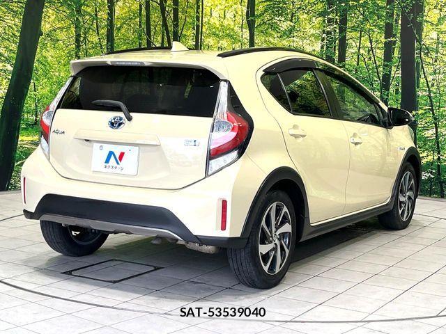 Toyota AQUA 2017-12 7214795-16