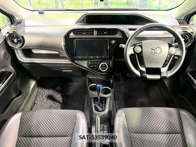Toyota AQUA 2017-12 7214795-1