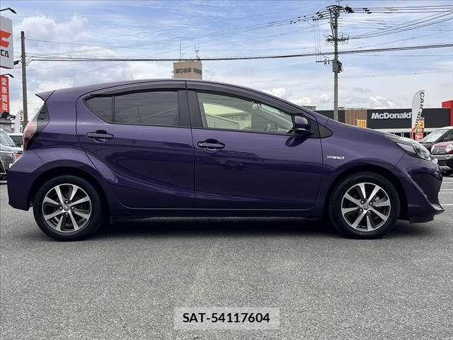 Toyota AQUA 2020-02 7214837-11