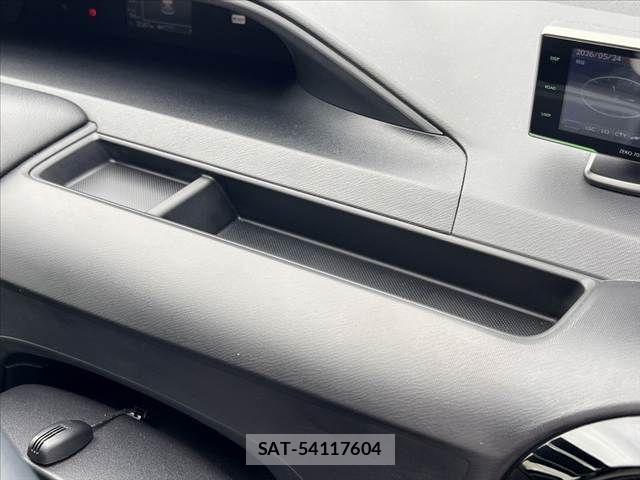 Toyota AQUA 2020-02 7214837-23