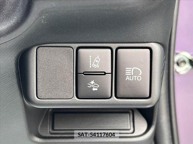 Toyota AQUA 2020-02 7214837-26