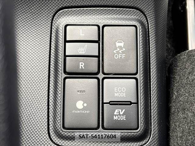 Toyota AQUA 2020-02 7214837-5
