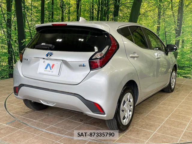 Toyota AQUA 2021-11 7214862-16