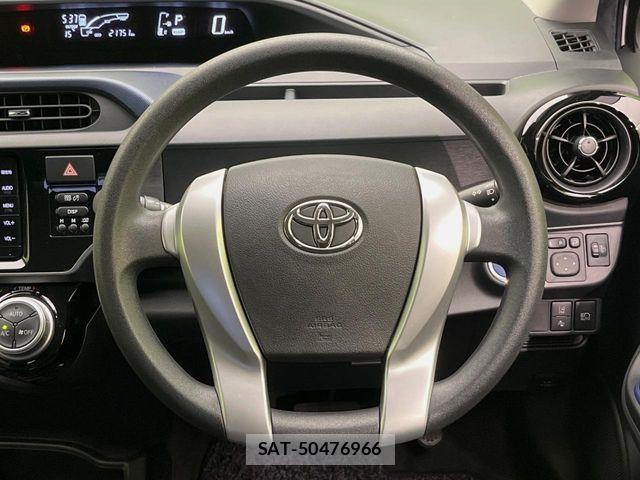 Toyota AQUA 2015-11 7214758-10