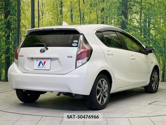 Toyota AQUA 2015-11 7214758-16