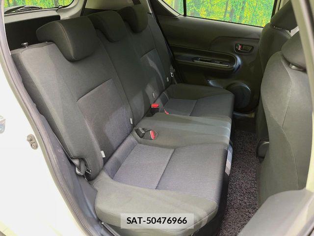 Toyota AQUA 2015-11 7214758-8