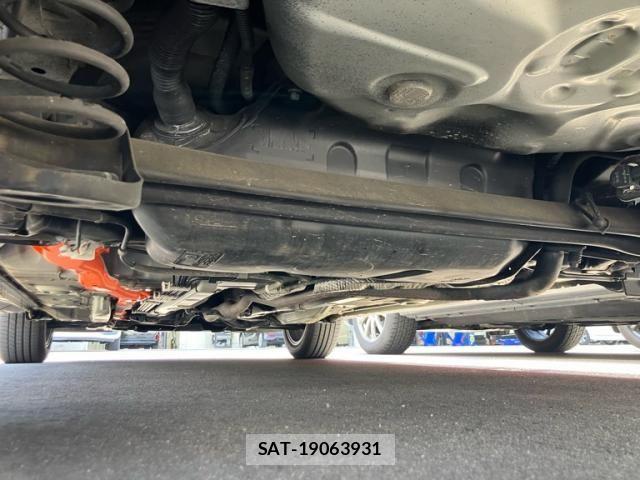 Toyota AQUA 2017-12 7214798-8