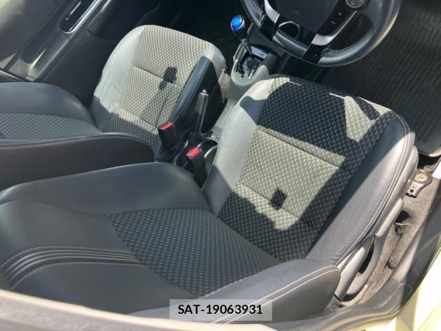 Toyota AQUA 2017-12 7214798-9