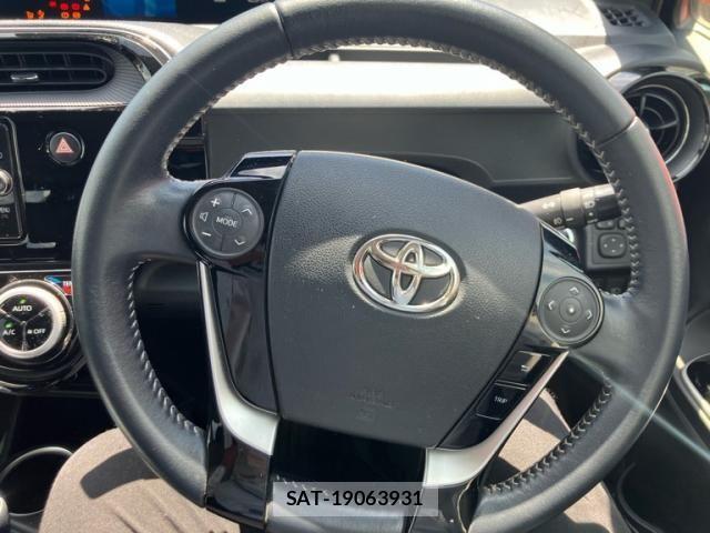 Toyota AQUA 2017-12 7214798-12