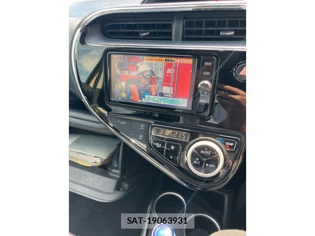 Toyota AQUA 2017-12 7214798-16