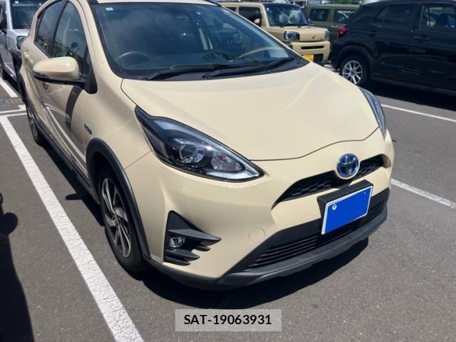 Toyota AQUA 2017-12 7214798-0